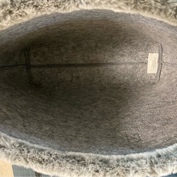 Gray Tote - Picture 2 of 5